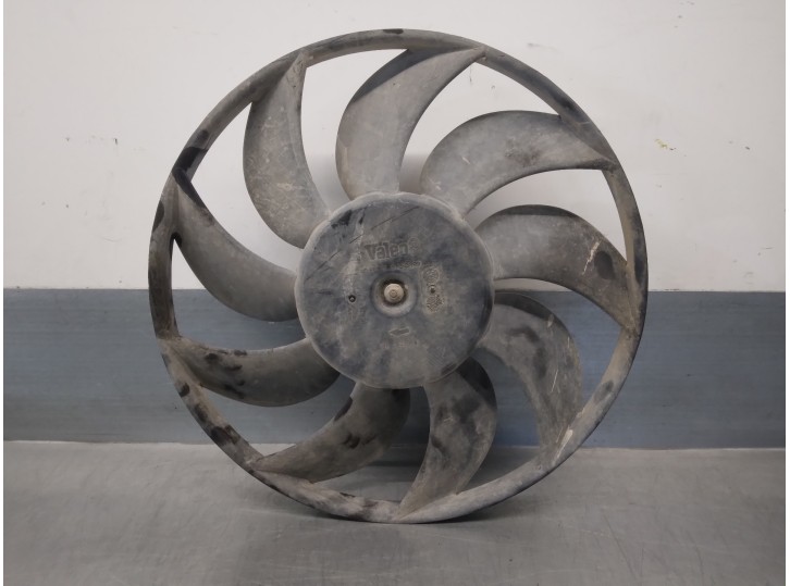 Recambio de electroventilador para renault master ii phase 2 combi 1.9 diesel referencia OEM IAM 7701043675 