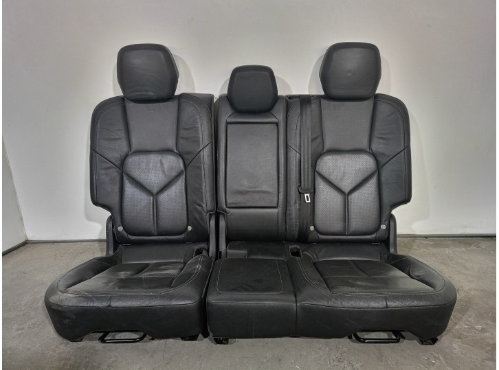 Recambio de asientos traseros para porsche cayenne (typ 92aa) 3.0 v6 tdi cat referencia OEM IAM 95852240587 CUERO NEGRO 5 PUERTA