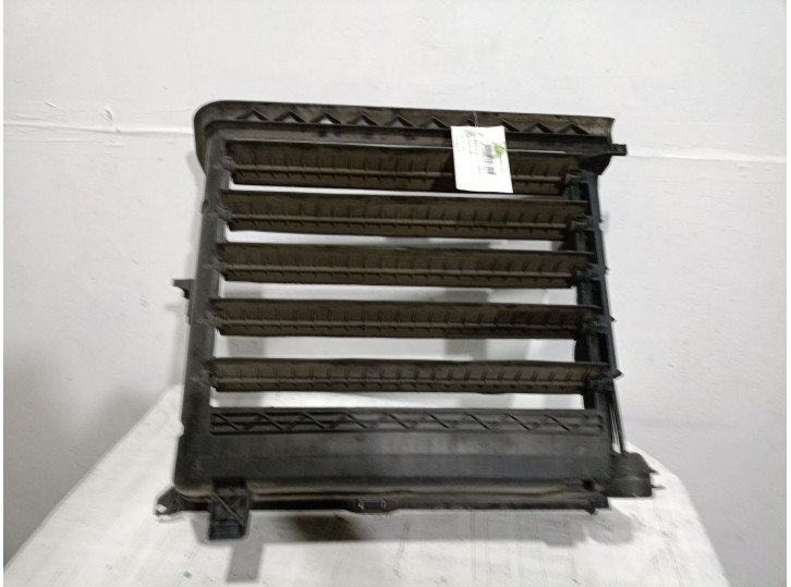 Recambio de calandra delantera de radiador para bmw serie 3 berlina (e46) 2.0 16v diesel cat referencia OEM IAM 157048048 