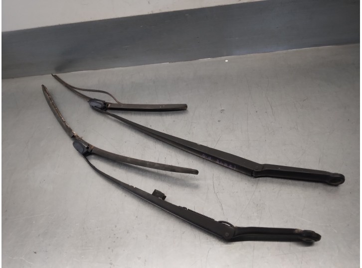 Recambio de brazo limpia delantero izquierdo para bmw serie 3 berlina (e46) 2.0 16v diesel cat referencia OEM IAM 61617003931 