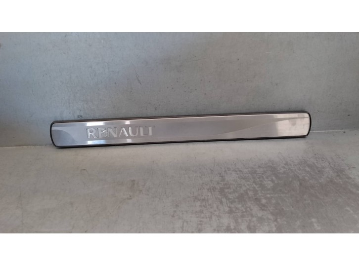 Recambio de moldura para renault talisman 1.6 tce energy referencia OEM IAM 10R059081 DERECHO