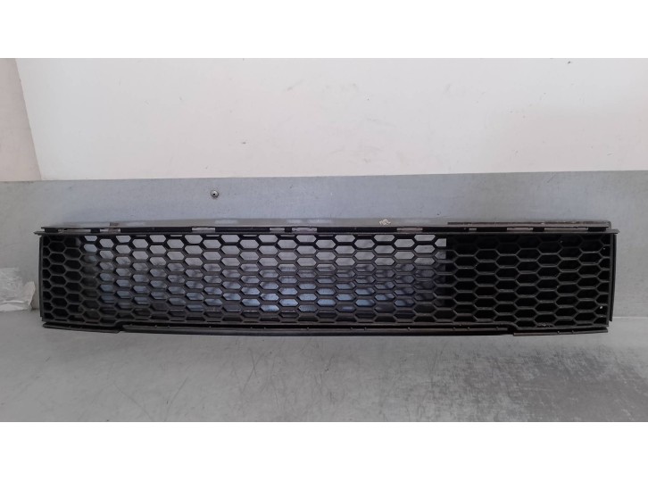 Replacement front grille for Fiat 500 (312_) 1.2 (312axa1a) OEM IAM reference 735425618 
