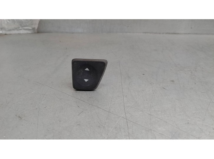 Recambio de mando elevalunas delantero derecho para fiat 500 (312_) 1.2 (312axa1a) referencia OEM IAM 305062957B  