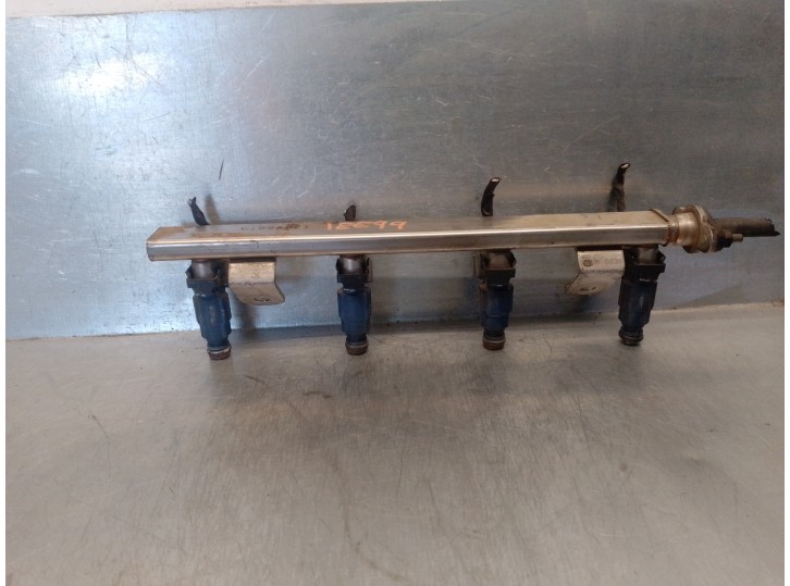 Recambio de rampa inyectora para hyundai i30 1.4 cat referencia OEM IAM 3531028000 60201C992 