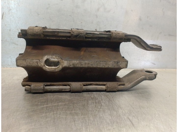 Recambio de soporte motor para volvo v60 kombi 2.0 diesel cat referencia OEM IAM 8G9N6P082BA 31262935 