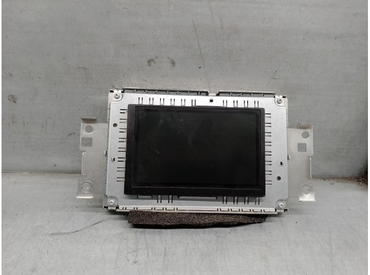 Replacement multifunction display for Volvo V60 Kombi 2.0 diesel CAT OEM IAM reference 31357023 7609501532 BOSCH
