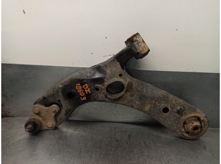 Recambio de brazo suspension inferior delantero izquierdo para toyota auris 1.8 16v (híbrido) referencia OEM IAM 4806902130  