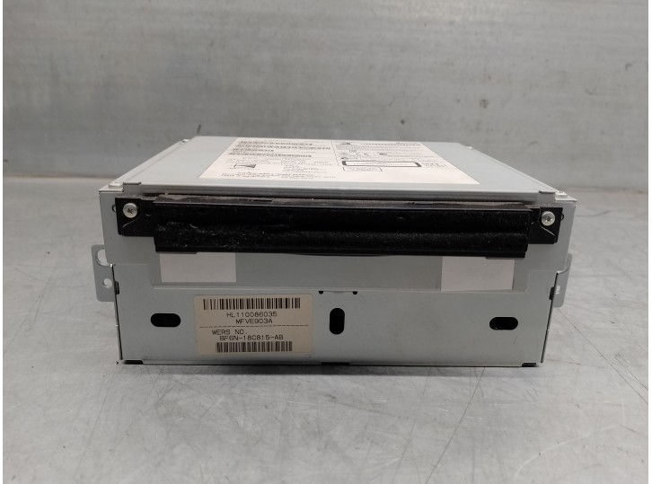 Replacement audio system / CD radio for Volvo V60 Kombi 2.0 diesel cat OEM IAM reference 31357004 