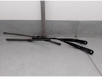 Recambio de brazo limpia delantero derecho para volvo v60 kombi 2.0 diesel cat referencia OEM IAM 30753505 30753504 