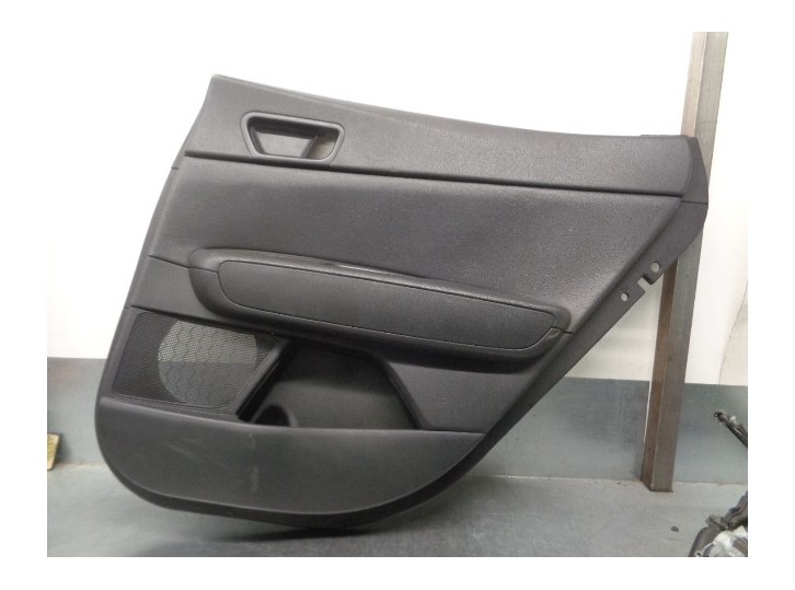 Recambio de guarnecido puerta trasera derecha para kia optima 1.7 crdi cat referencia OEM IAM 83302D4520 83308D4030 5 PUERTAS