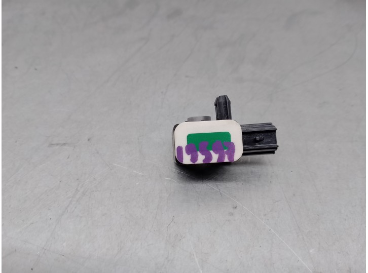 Recambio de sensor airbag para volvo v60 kombi 2.0 diesel cat referencia OEM IAM 8V4T14B006AA 