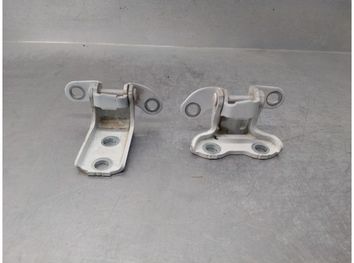 Recambio de bisagra puerta para toyota auris 1.8 16v (híbrido) referencia OEM IAM 687600H010 687800H010 TRASERA IZQUIERDA