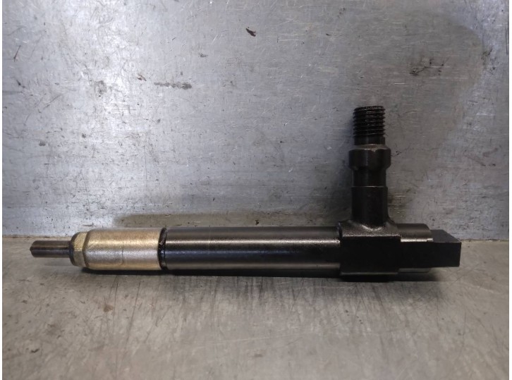 Recambio de inyector para mazda 323 berlina f/s (bj) 2.0 turbodiesel referencia OEM IAM RF2A13H50 