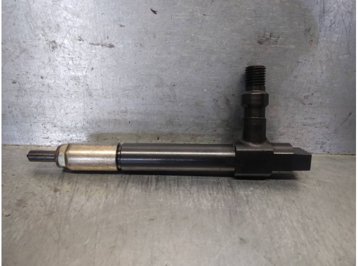 Replacement injector for Mazda 323 Saloon F/S (BJ) 2.0 Turbodiesel OEM IAM reference RF2A13H50 