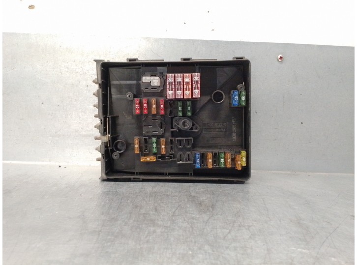 Recambio de caja reles / fusibles para audi a3 (8p) 1.9 tdi referencia OEM IAM 1K0937125A 