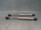 Replacement boot / tailgate struts for Volkswagen Bora Saloon (1J2) 1.9 TDI OEM IAM reference 3B5827550E 