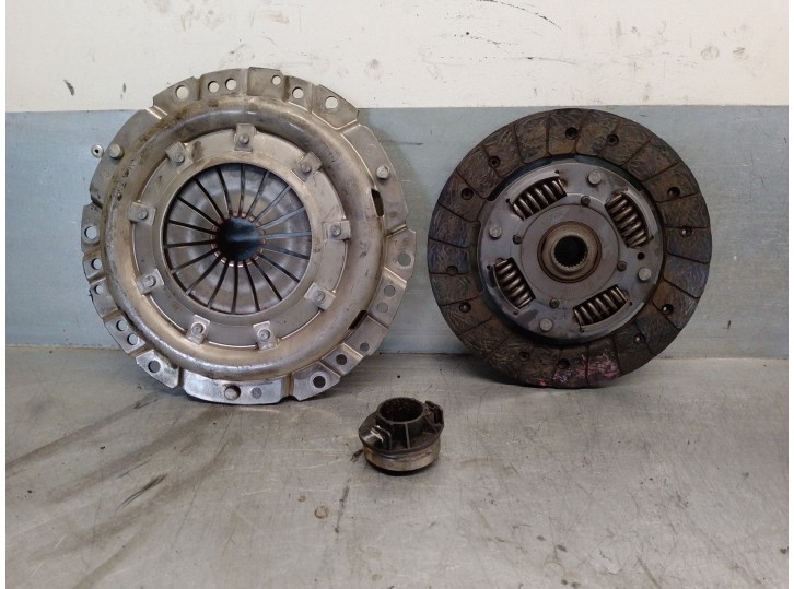 Recambio de kit embrague para volvo serie 460 1.9 turbodiesel referencia OEM IAM 3211794 120019710 LUK