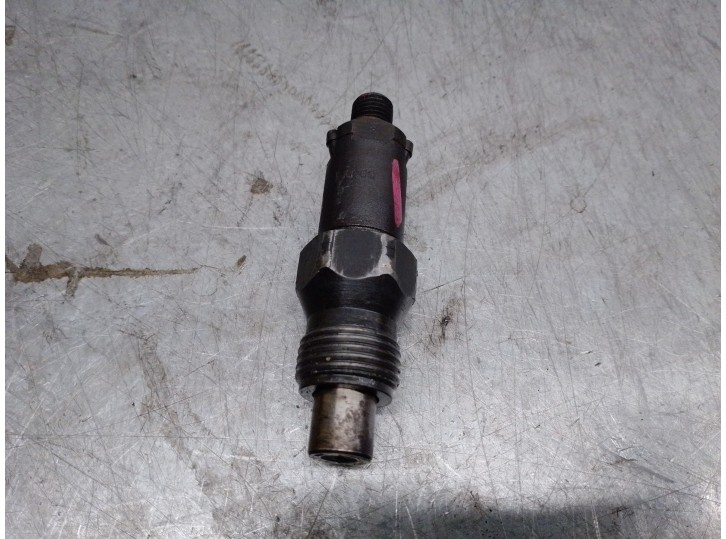 Recambio de inyector para volvo serie 460 1.9 turbodiesel referencia OEM IAM LCR6735401D  LUCAS