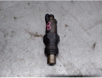 Recambio de inyector para volvo serie 460 1.9 turbodiesel referencia OEM IAM LCR6735401D  LUCAS