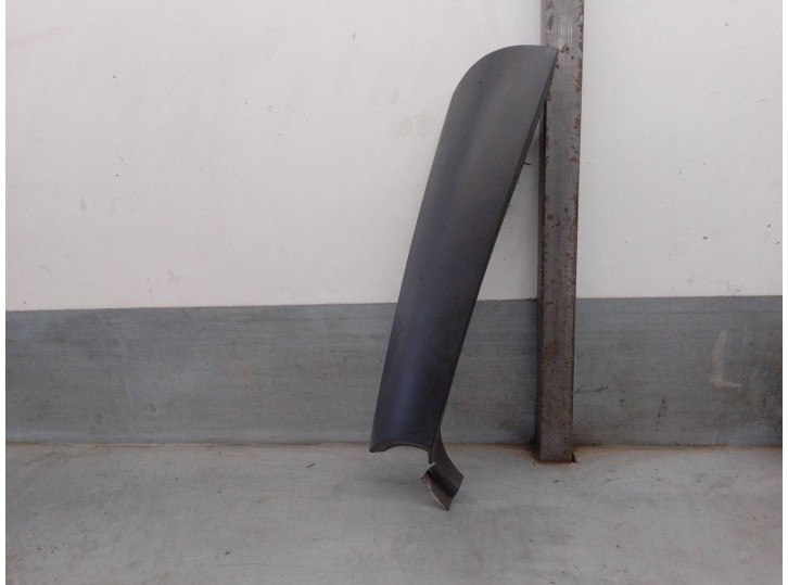 Recambio de molduras traseras para renault 5 (b/c40) 1.4 referencia OEM IAM 7700755868 DERECHA 