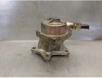 Recambio de depresor freno / bomba vacio para volvo serie 460 1.9 turbodiesel referencia OEM IAM 72117206 72117206 PIERBURG