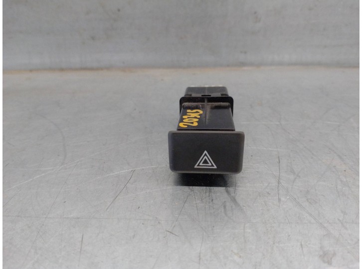 Recambio de warning para renault 5 (b/c40) 1.4 referencia OEM IAM 7700766424  