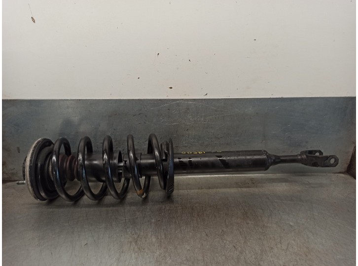 Recambio de amortiguador delantero derecho para audi a4 berlina (b5) 1.8 20v referencia OEM IAM 8D0413031AC 1020433086A BOGE