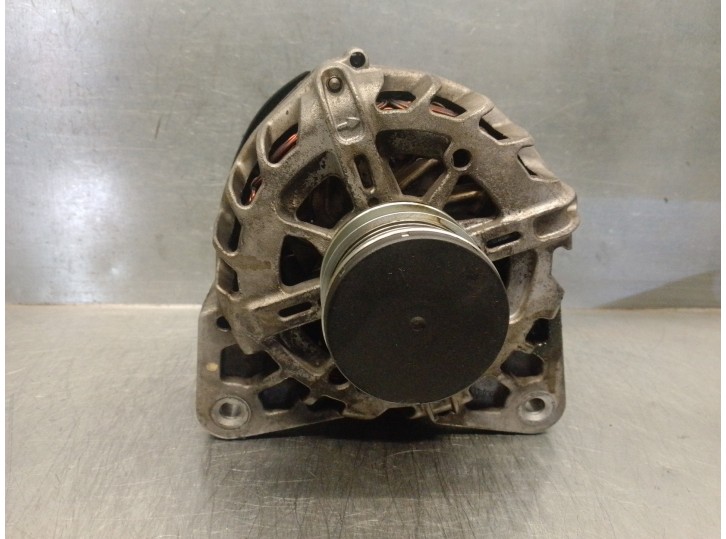 Recambio de alternador para dacia sandero ii 1.0 12v cat referencia OEM IAM 231007582R 2710910A VALEO