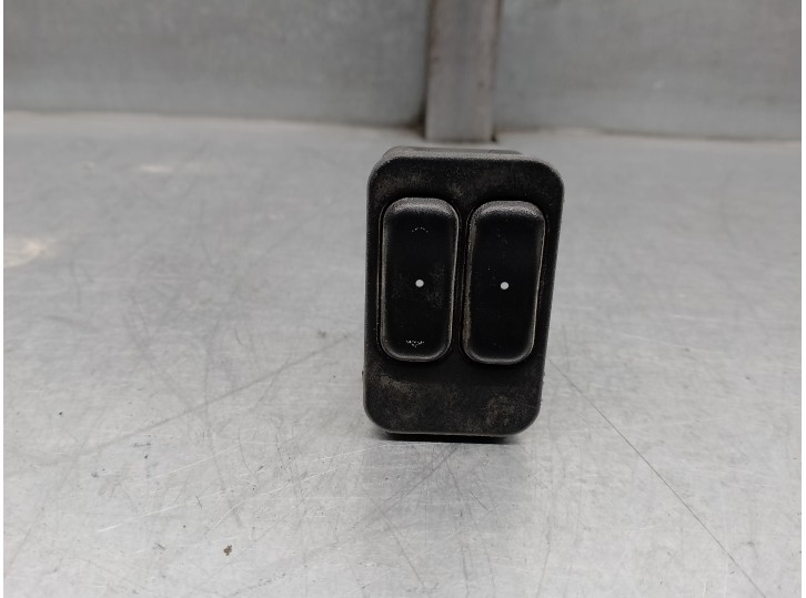 Recambio de mando elevalunas delantero izquierdo para opel combo (corsa c) 1.7 16v dti cat (y 17 dt / lr6) referencia OEM IAM 13