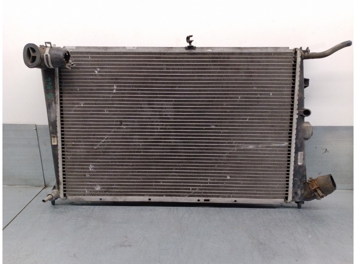 Recambio de radiador agua para citroën xantia berlina 1.6 sx referencia OEM IAM 9613892380 50275831 VALEO