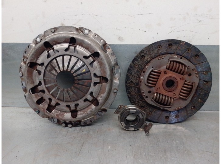 Recambio de kit embrague para fiat punto (evo) (199) 1.3 16v jtd cat referencia OEM IAM 71748779 