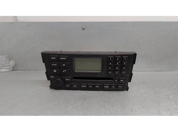 Replacement audio system / CD radio for Jaguar S-Type 2.5 V6 24V CAT OEM IAM reference 2R8318B876AC 