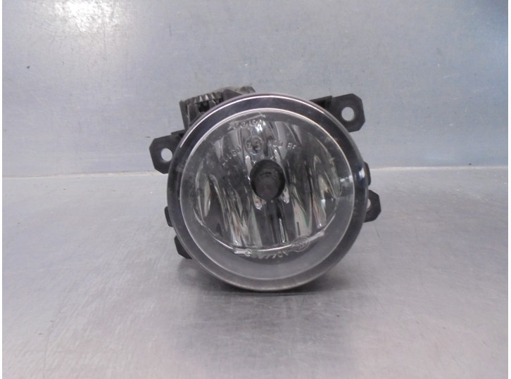 Replacement right fog light for Citroën C-Elysée 1.6 HDi FAP OEM IAM reference 9687410080 89209205 VALEO