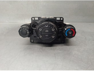 Recambio de mando calefaccion / aire acondicionado para ford fiesta (cb1) 1.25 16v cat referencia OEM IAM 8A6118549 