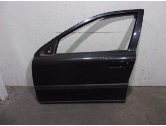 Recambio de puerta delantera izquierda para volvo v70 familiar 2.5 turbodiesel referencia OEM IAM 8679658 GRIS OSCURO 5 PUERTAS