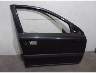 Recambio de puerta delantera derecha para volvo v70 familiar 2.5 turbodiesel referencia OEM IAM 8679659 GRIS OSCURO 5 PUERTAS
