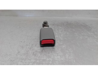Recambio de enganche cinturon para chevrolet aveo 1.4 cat referencia OEM IAM 96438459 DELANTERO DERECHO 5 PUERTAS