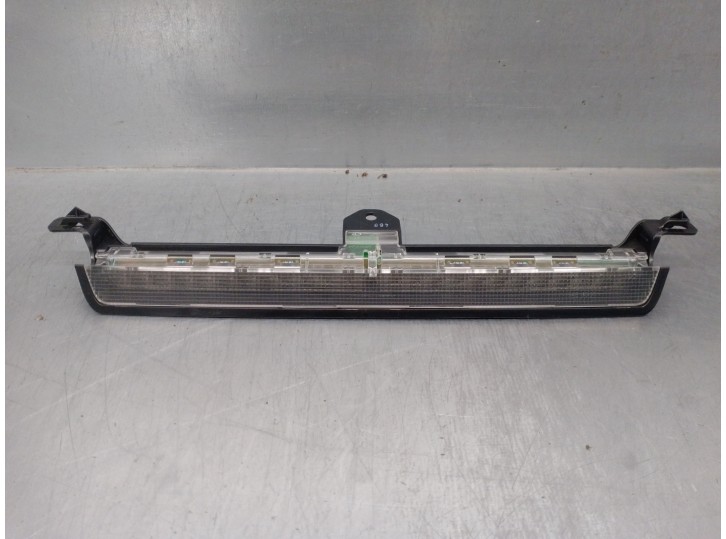 Recambio de luz central de freno para volvo v70 familiar 2.5 turbodiesel referencia OEM IAM 9154505  