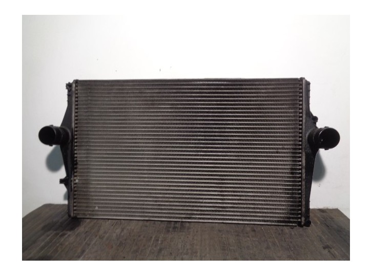 Recambio de intercooler para volvo v70 familiar 2.5 turbodiesel referencia OEM IAM 8649471 9161207A VALEO