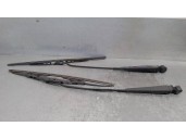 Recambio de brazo limpia delantero derecho para ford fiesta berl./courier 1.1 cat referencia OEM IAM 89FG17526  