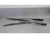 Recambio de brazo limpia delantero derecho para ford fiesta berl./courier 1.1 cat referencia OEM IAM 89FG17526  