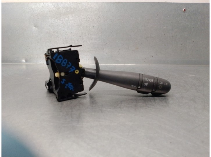 Recambio de mando intermitentes para renault laguna ii grandtour (kg0) 3.0 v6 referencia OEM IAM 8200002461 