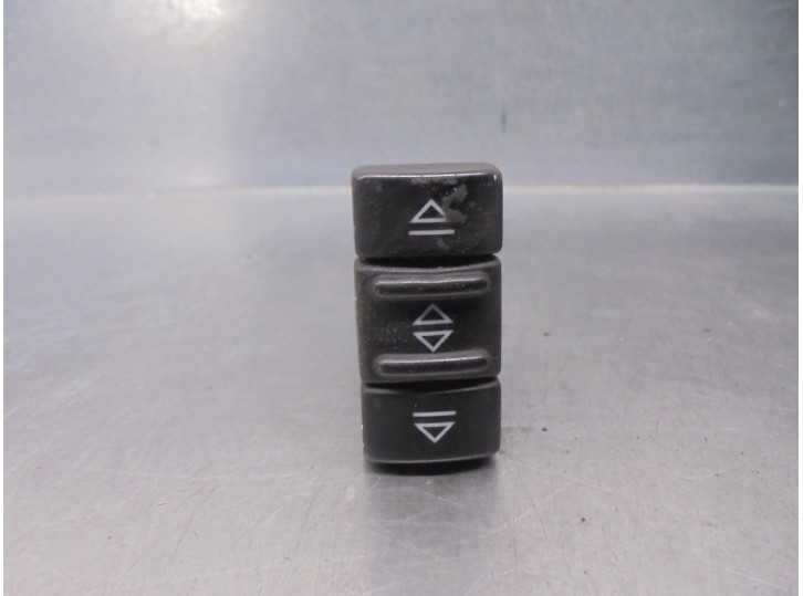 Recambio de mando elevalunas delantero izquierdo para renault 19 (b/c/l53) referencia OEM IAM 7700817337 