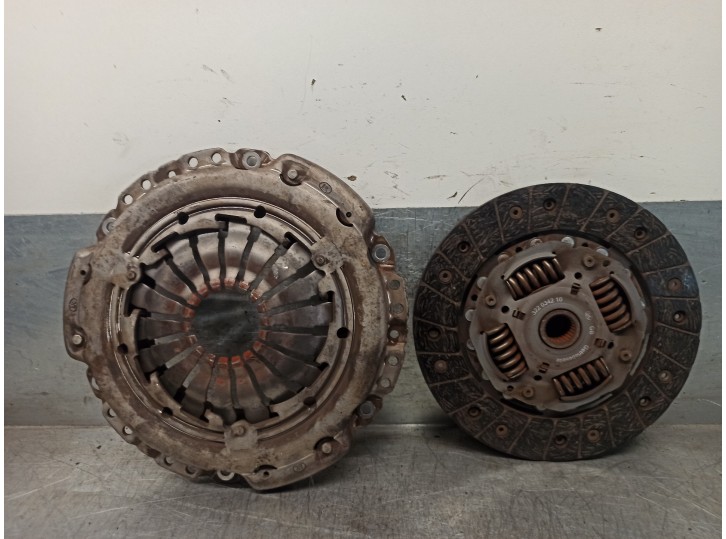 Recambio de kit embrague para renault kangoo 1.5 dci diesel cat referencia OEM IAM 7711368167 122031210 LUK