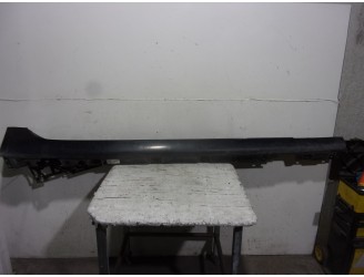 Recambio de faldon lateral para bmw serie 5 gran turismo (f07) 530d xdrive referencia OEM IAM 51777201252RH NEGRO DERECHO