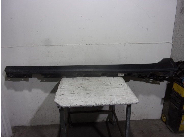 Recambio de faldon lateral para bmw serie 5 gran turismo (f07) 530d xdrive referencia OEM IAM 51777201251LH NEGRO IZQUIERDO