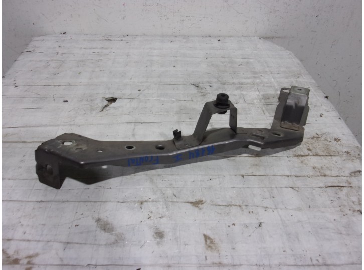 Recambio de soporte faro izquierdo para renault fluence dynamique referencia OEM IAM 625131097R DE CHAPA 