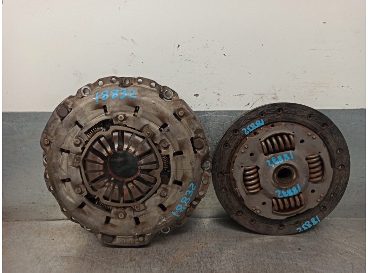 Recambio de kit embrague para ford fiesta (cb1) 1.6 tdci cat referencia OEM IAM 2115219 122033910 LUK