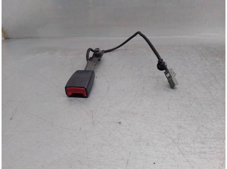 Recambio de enganche cinturon para hyundai i10 1.2 cat referencia OEM IAM 888300X0004X DELANTERO IZQUIERDO 5PUERTAS