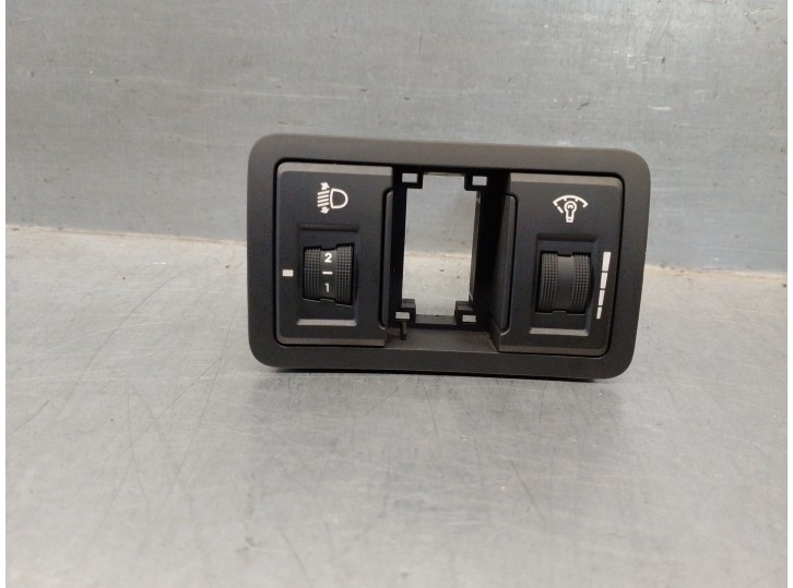 Recambio de mando luces salpicadero para hyundai i30 1.4 cat referencia OEM IAM 751U90070 751U00080 211000245